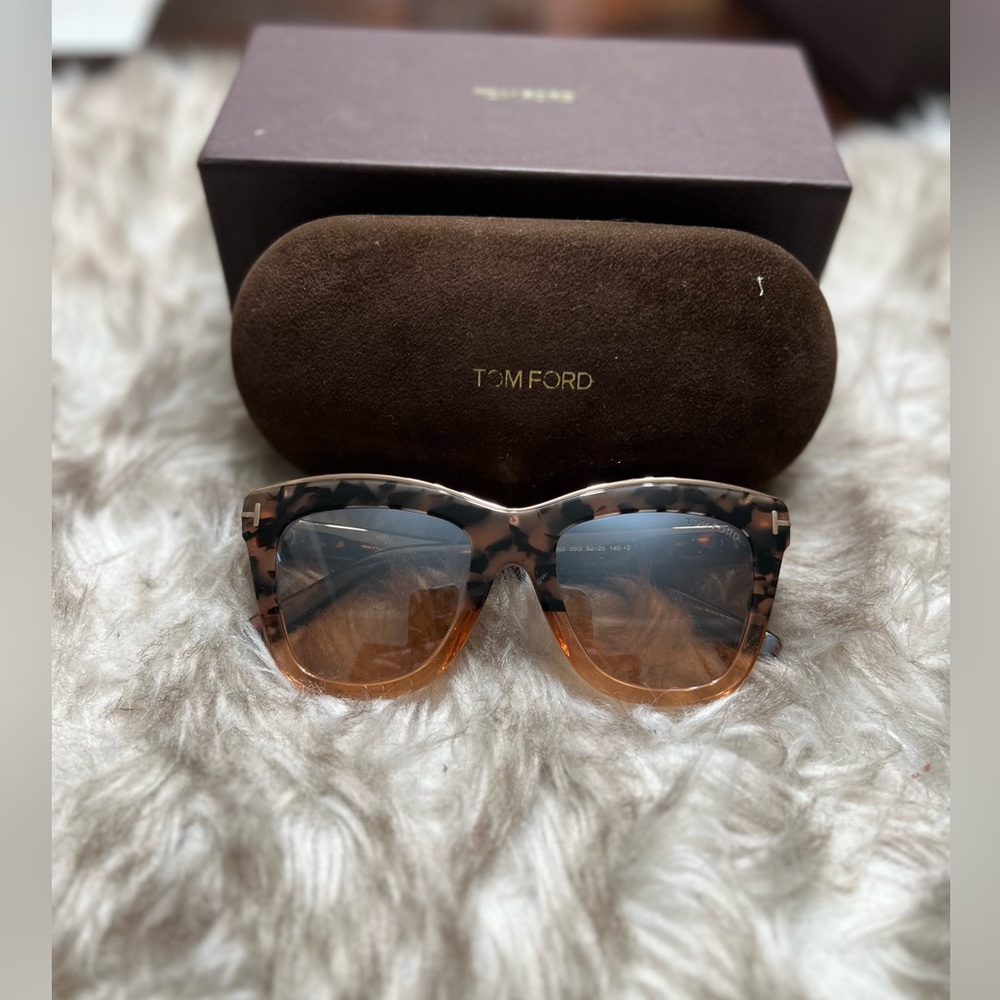 TOM FORD FT0685 JULIE SUNGLASSES - Havana fade to pink